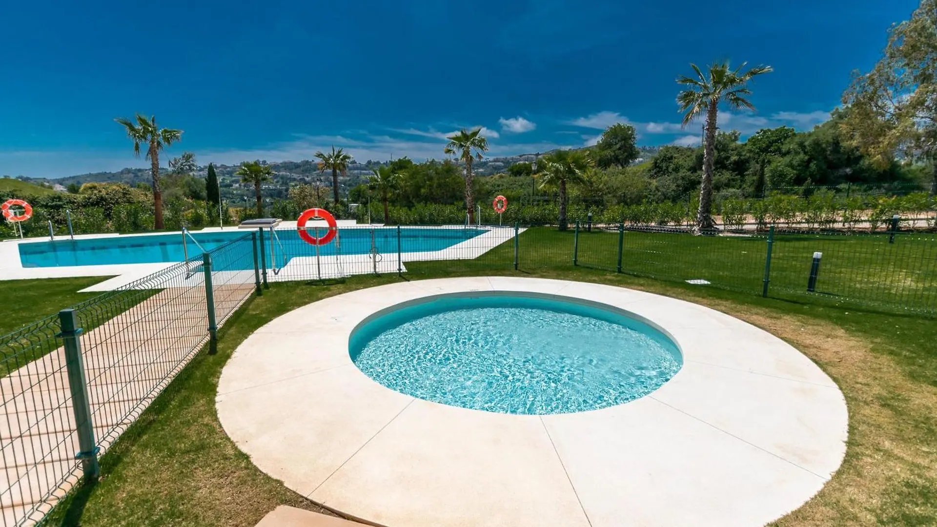 라칼라데미야스 Luxury La Cala Golf Haven With Terrace & Pool 아파트 스페인